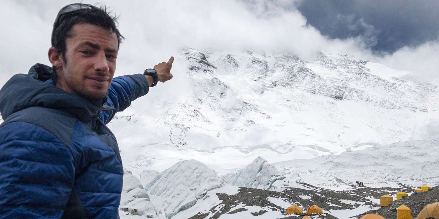 Kilian Jornet retourne sur l’Everest pour y battre le record de l’ascension.