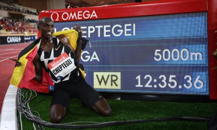 Tentative de record du 10000 m le 7 octobre par Joshua Cheptegei à Valence.