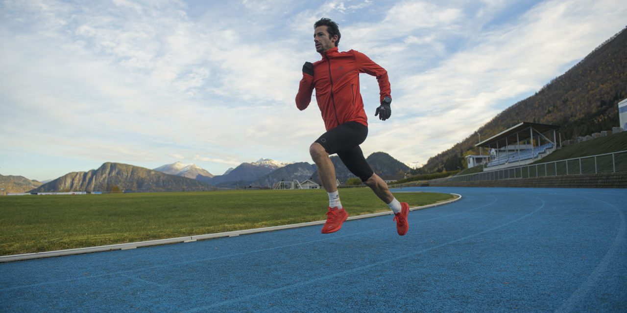Kilian Jornet vise le record de distance en 24 heures sur une piste
