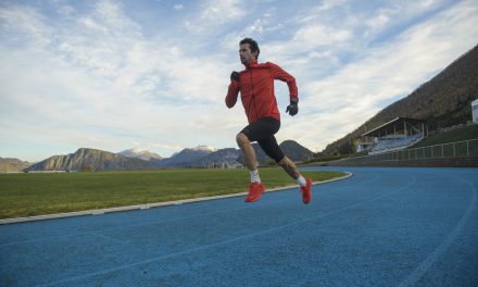 Kilian Jornet vise le record de distance en 24 heures sur une piste