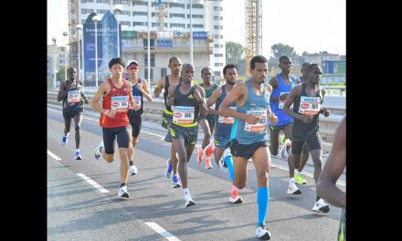 Marathon de Vienne, l’Éthiopien Derara Hurisale, gagnant de la course, a perdu 10.000€ en se faisant disqualifier!