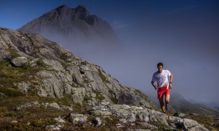 Kilian Jornet en balade sur les sommets Norvégiens, impressionnant ou inconscient? À vous de juger