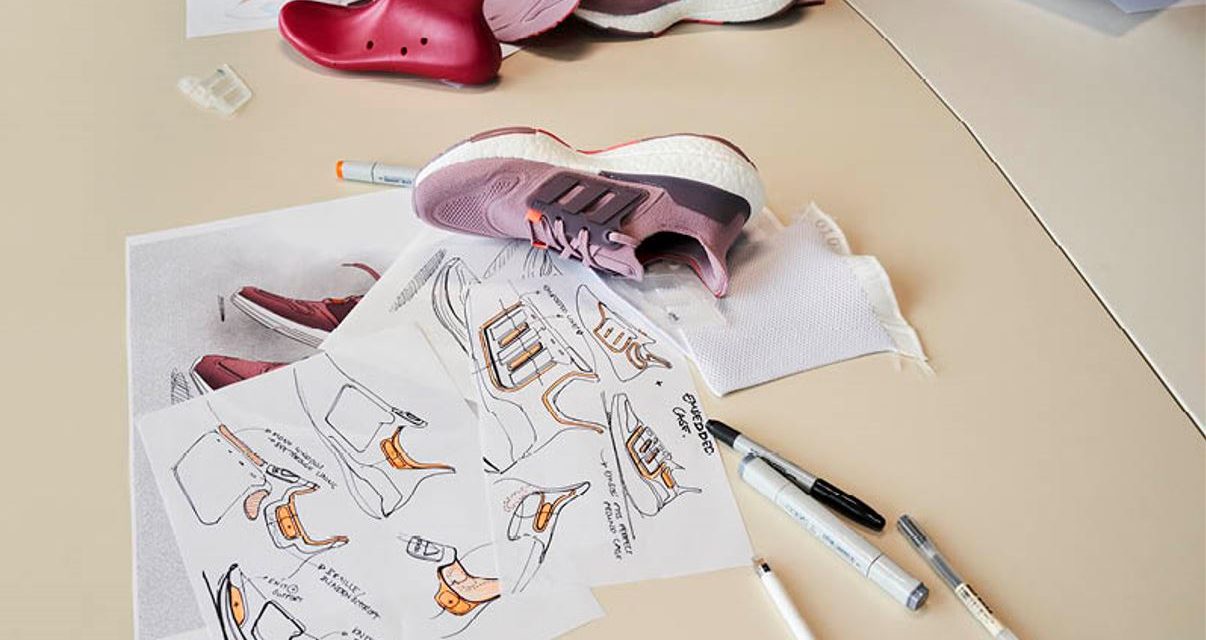 Adidas UltraBoost 22, notre avis sur ce modèle spécialement conçu avec et pour les femmes.