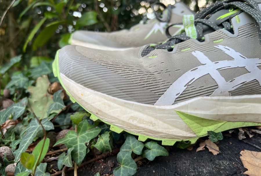 crampons-asicsgrip