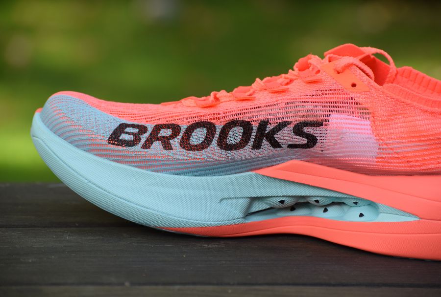 running-carbone-brooks