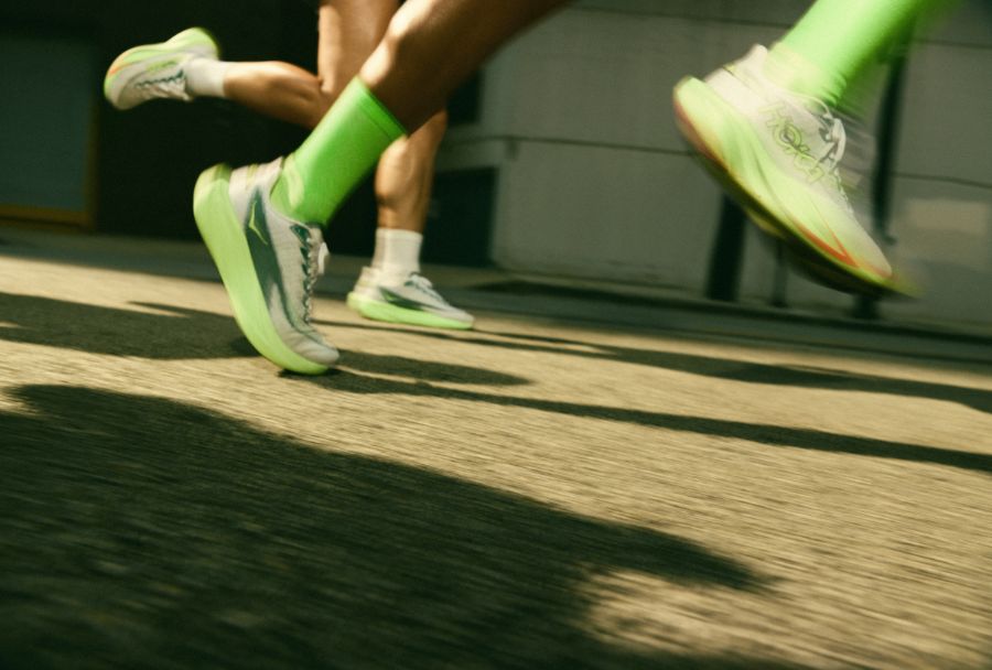 mach-7-hoka-vitesse-running