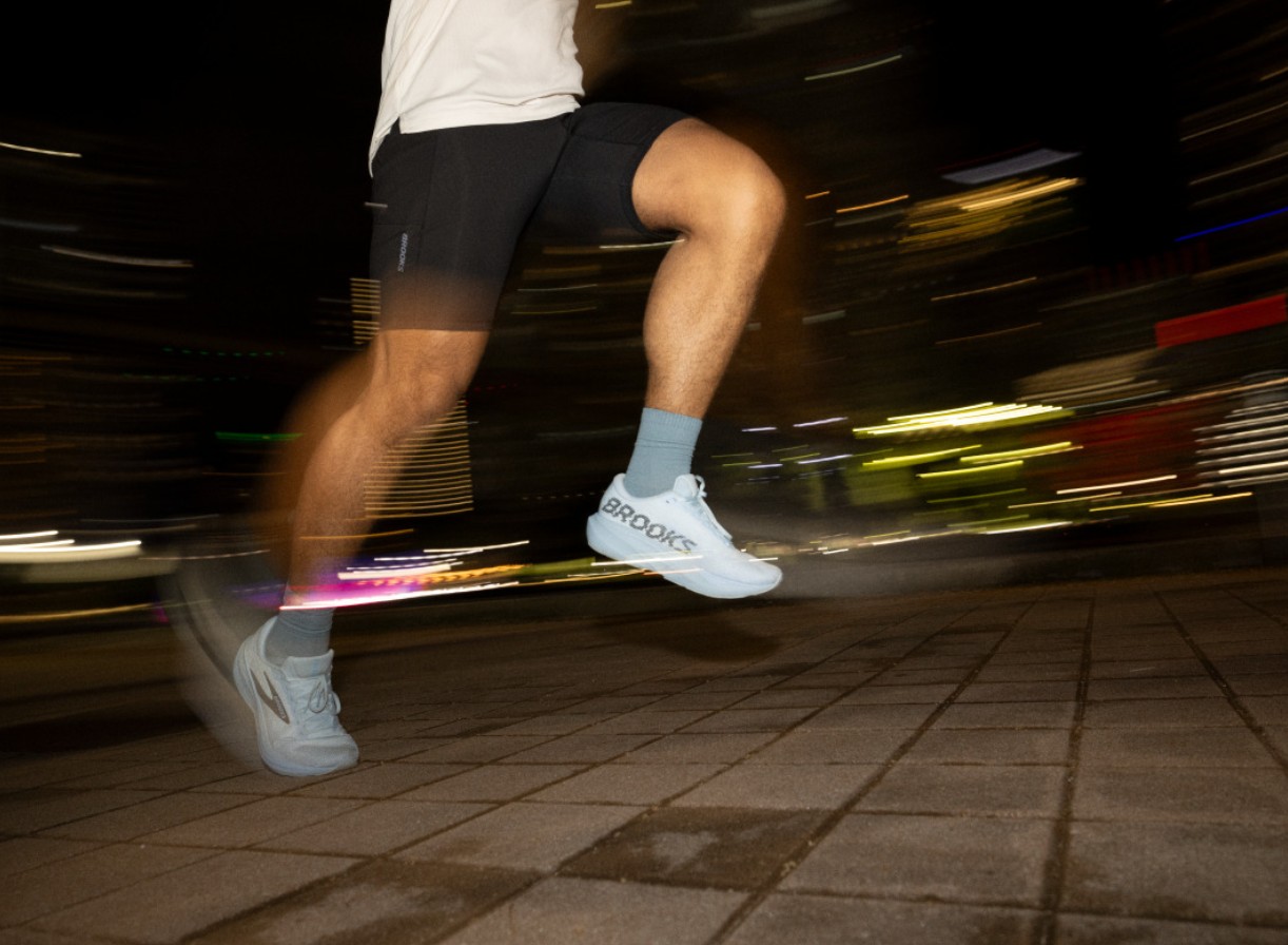running-brooks-2026